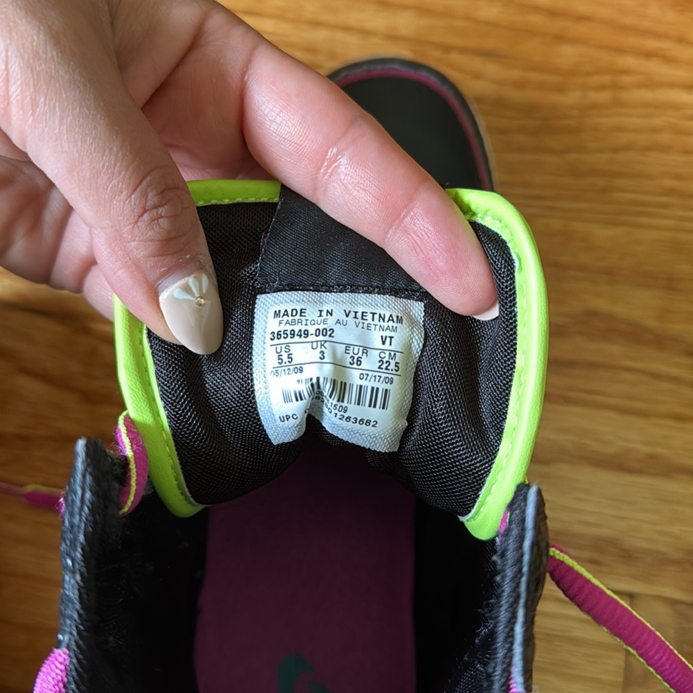 NIKE - Women’s Vintage Nike Air Sneaker - Size 5.5 - Picture 4 of 5